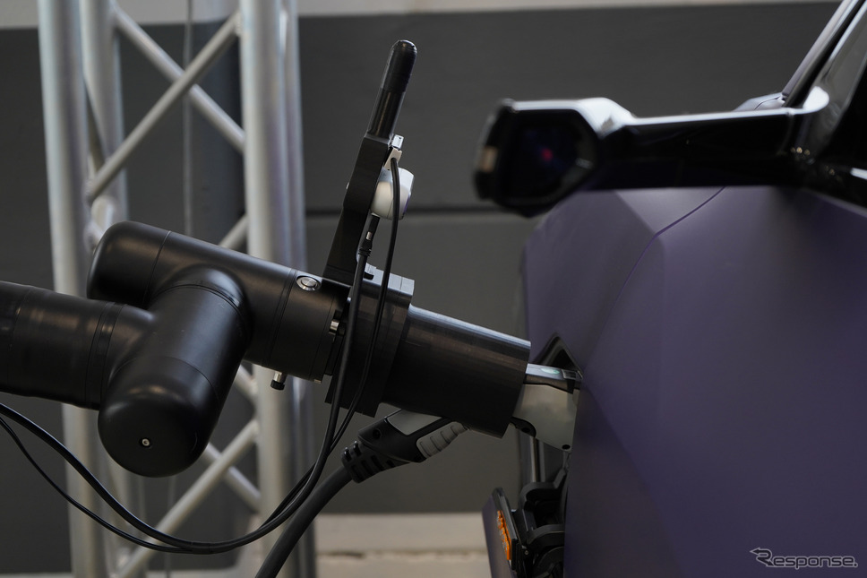 ボッシュとフォルクスワーゲン子会社のCariadが共同で開始した自動バレー充電の実験《photo by Bosch》