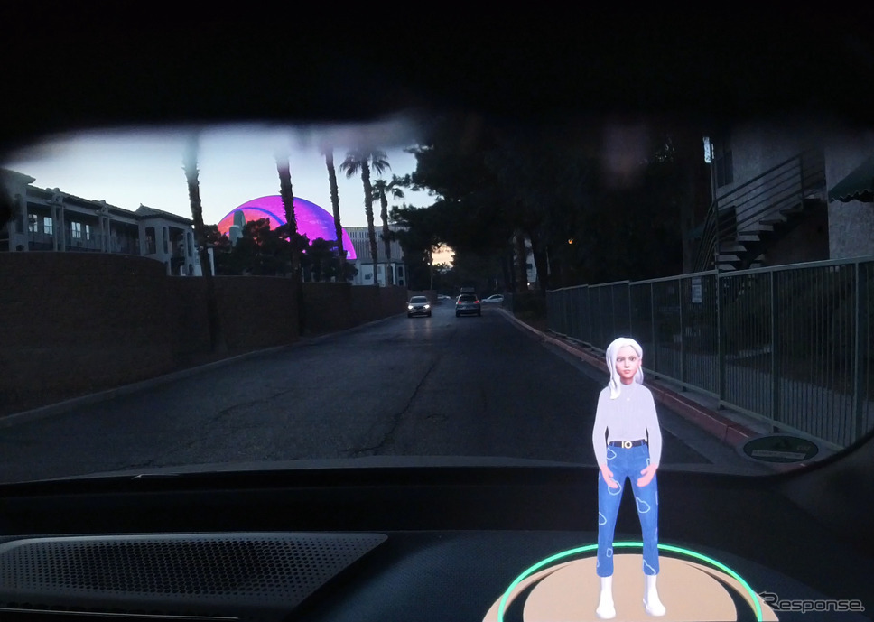 ARメガネをかけてラスベガスをドライブするデモを実施したBMWグループ《photo by BMW》