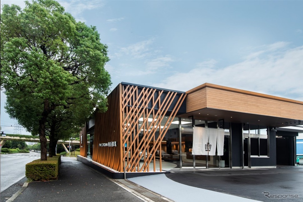クラウン専門店『THE CROWN』《写真提供 トヨタ自動車》