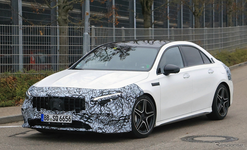 メルセデスAMG A35セダン 改良新型プロトタイプ(スクープ写真)《APOLLO NEWS SERVICE》