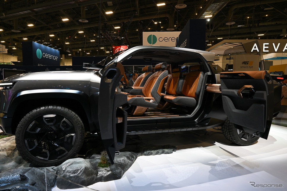 ビンファスト・ワイルド(CES 2024)《Photo by Tayfun Coskun/Anadolu/ゲッティイメージズ》
