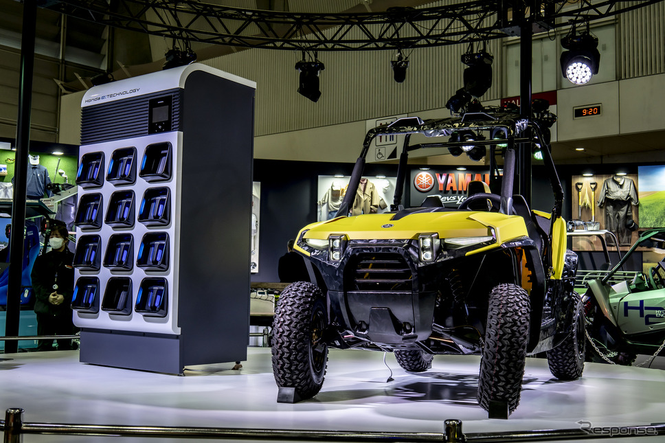 ヤマハ Concept 580とホンダの交換式バッテリーステーション《写真撮影 山内潤也》