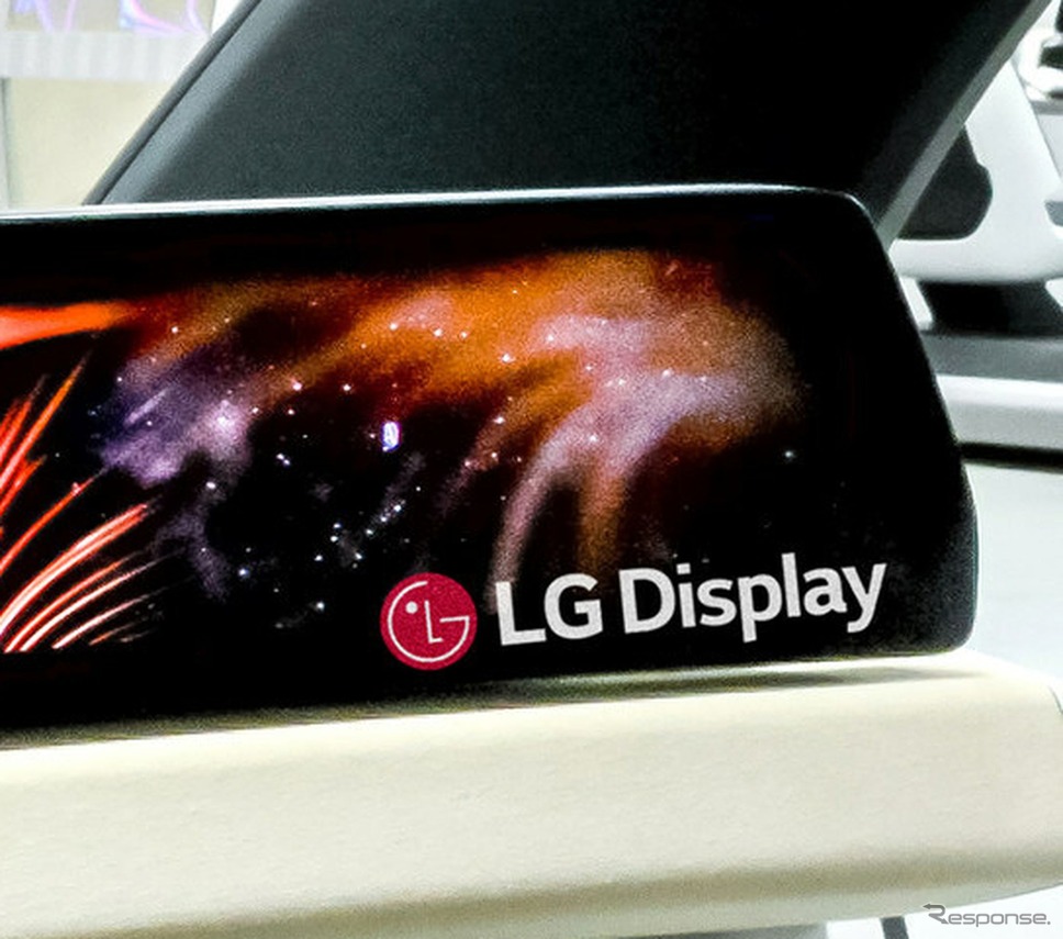LGディスプレイの車載用としては世界最大の57インチディスプレイ「57インチP2P LCD」(CES 2024)《photo by LG Display》