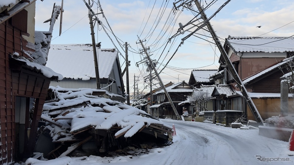 能登半島地震(1月14日)《Photo by Akram Muthanna/Anadolu/ゲッティイメージズ》