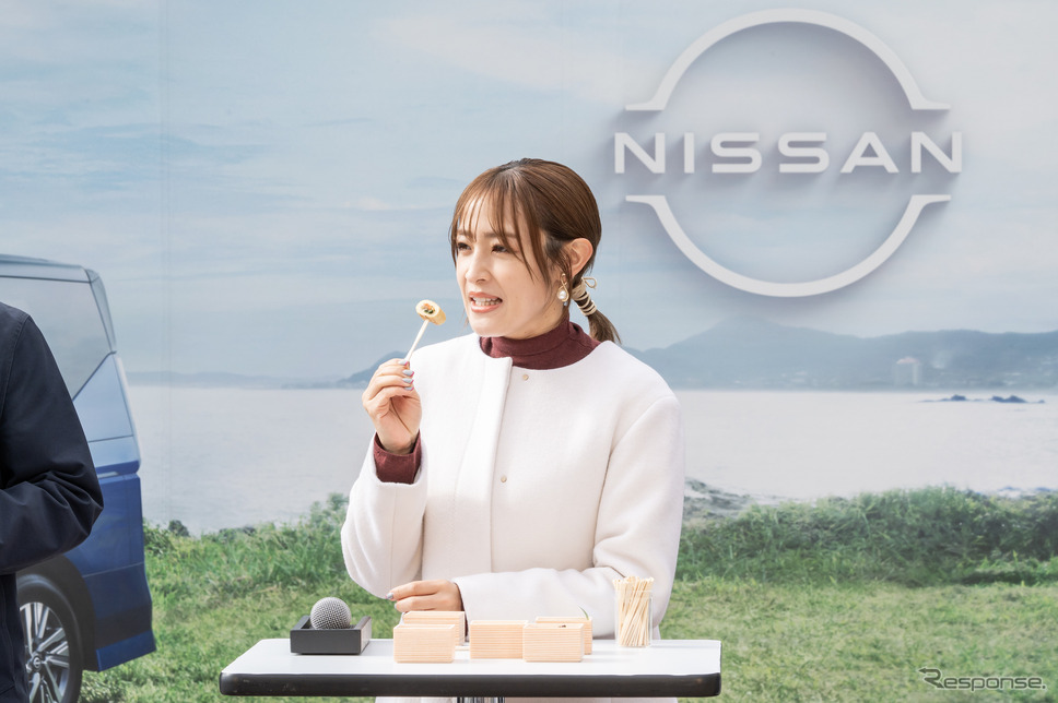 大沢あかねさんをスペシャル店長として迎えた「道弁 NISSAN SERENA」販売会の様子《写真提供 日産自動車》