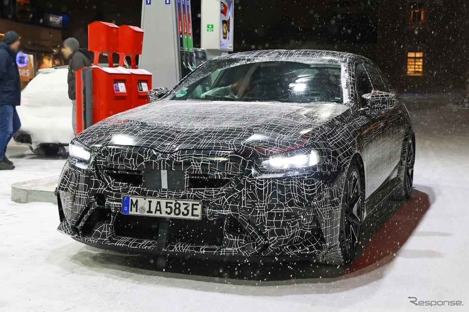 BMW M5セダン 新型プロトタイプ（スクープ写真）《APOLLO NEWS SERVICE》