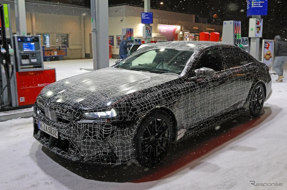 BMW M5セダン 新型プロトタイプ（スクープ写真）《APOLLO NEWS SERVICE》