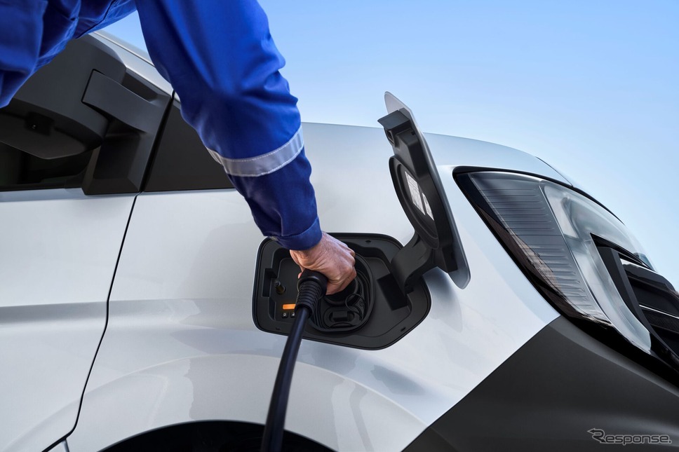 日産 インタースター 新型のEV「インタースター e」《photo by Nissan》