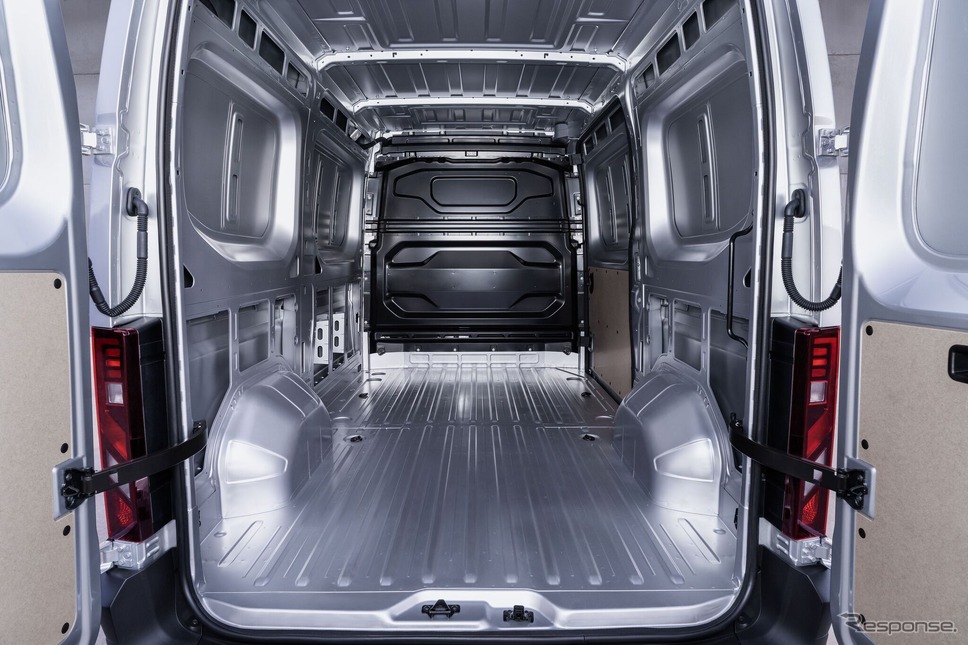 日産 インタースター 新型のEV「インタースター e」《photo by Nissan》