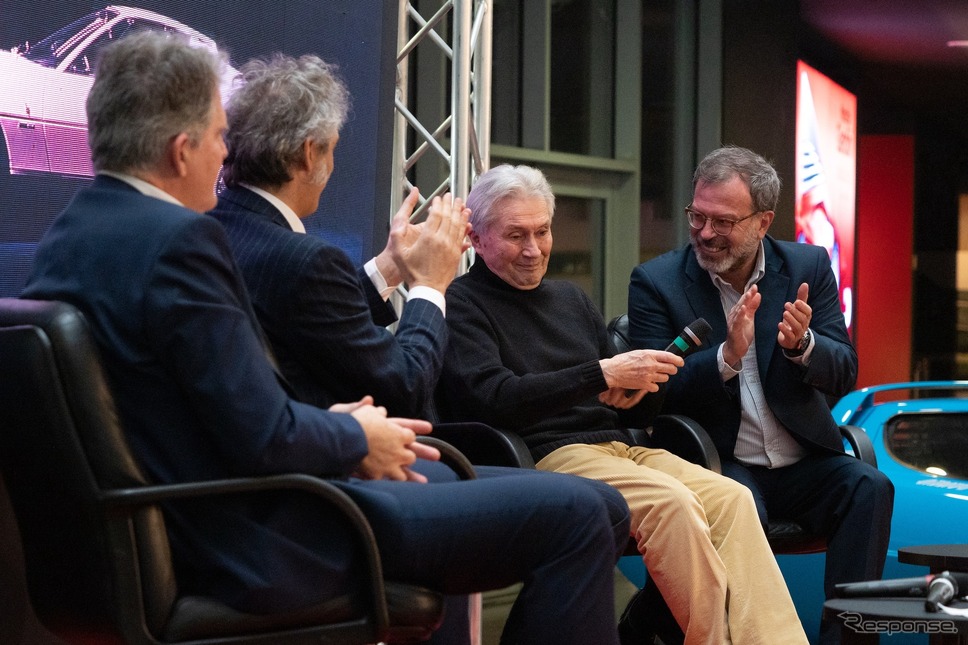 2019年、トリノ自動車博物館企画展の開会式におけるガンディーニ（向かって右から2番目）《photo by Museo Nazionale Automobile Torino》
