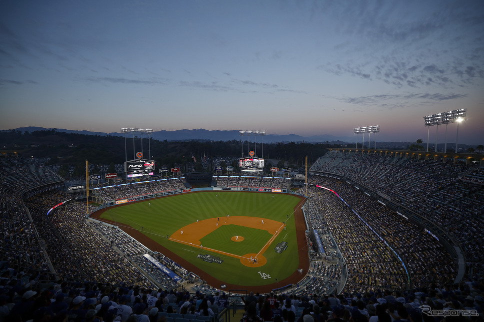 ドジャー・スタジアム《Photo by Ronald Martinez/Getty Images Sport/ゲッティイメージズ》