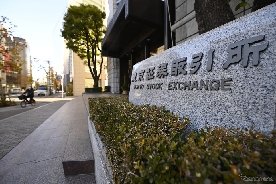 東京証券取引所《Photo by David Mareuil/Anadolu Agency/ゲッティイメージズ》
