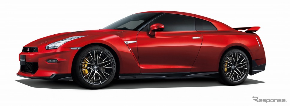 日産GT-R 2025年モデル（バイブラントレッド）《写真提供：日産自動車》