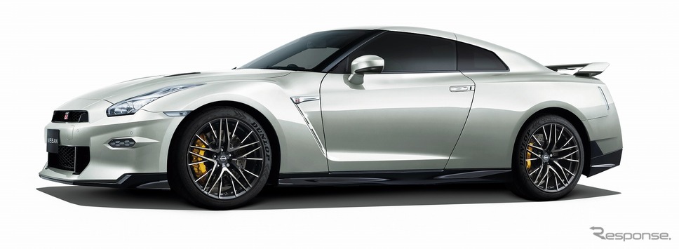 日産GT-R 2025年モデル（ブリリアントホワイトパール）《写真提供：日産自動車》