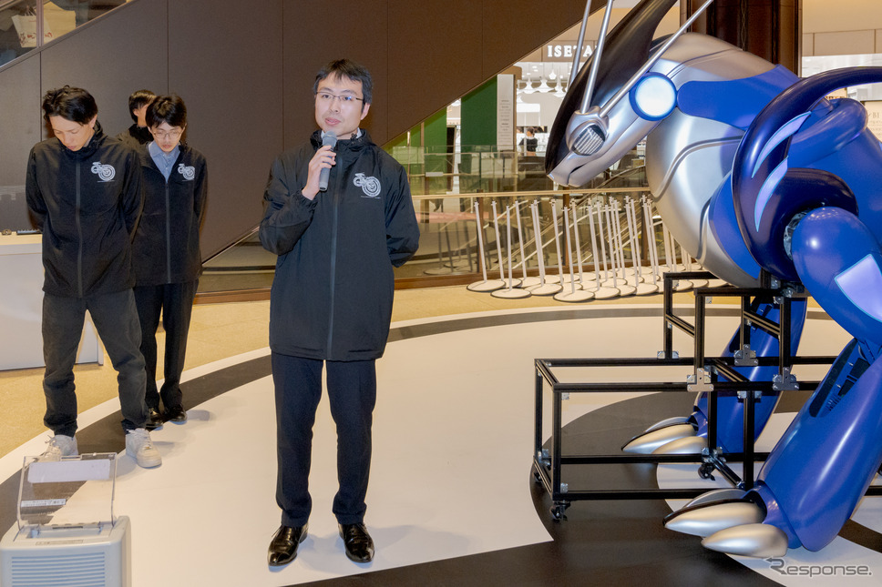 トヨタ自動車の佐藤和輝氏はTOYOTA Engineering Society MIRAIDONについて解説を行なった。《写真撮影 関口敬文》