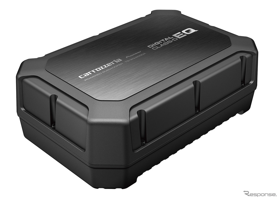 「小型・薄型のパワードサブウーファー」の一例(カロッツェリア・TS-WX400DA)。Photo by カロッツェリア