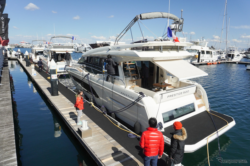 ヤマハ発動機が輸入販売するフランスの高級ボート「PRESTIGE」（ジャパン・インターナショナルボートショー2024）《写真撮影 宮崎壮人》