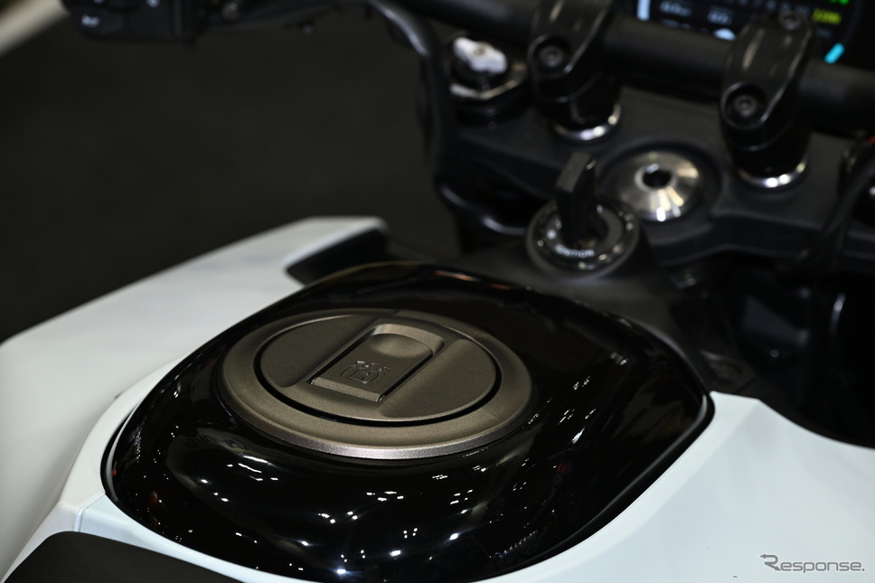 ハスクバーナ ヴィットピレン401(東京モーターサイクルショー2024)《写真撮影 安藤貴史》