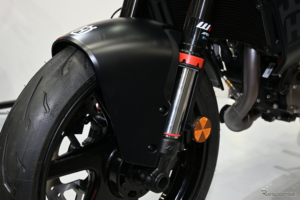 ハスクバーナ ヴィットピレン401(東京モーターサイクルショー2024)《写真撮影 安藤貴史》