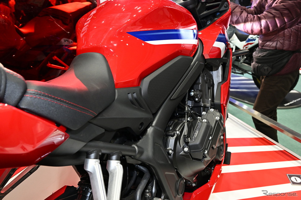 「Eクラッチ」を搭載するホンダ CBR650R(東京モーターサイクルショー2024)《写真撮影 安藤貴史》