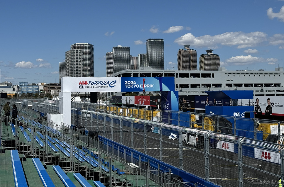 「2024 Tokyo E-Prix ABB FIA Formula E 世界選手権」のメインストレート《写真撮影 後藤竜甫》