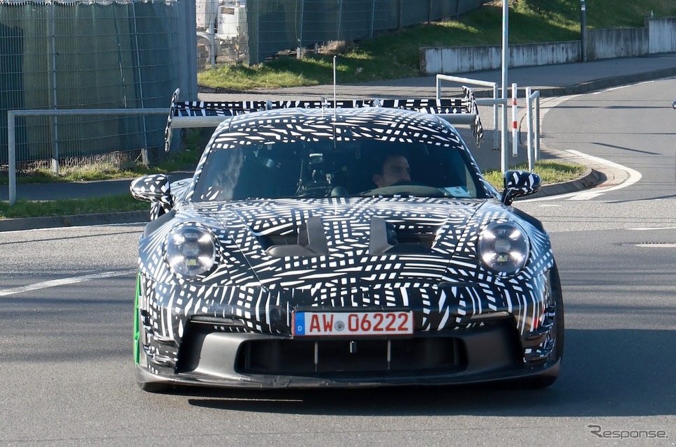 ポルシェ 911 GT3 RS MR プロトタイプ（スクープ写真）《APOLLO NEWS SERVICE》