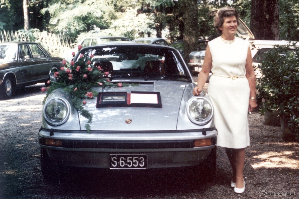 ポルシェが「911ターボ」50周年を祝う…No. 1は特注の誕生日