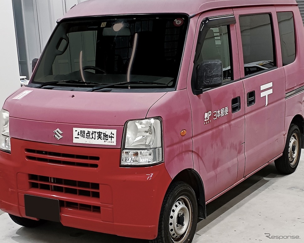 日本郵便の集配車（施工前）《写真提供 KeePer技研》