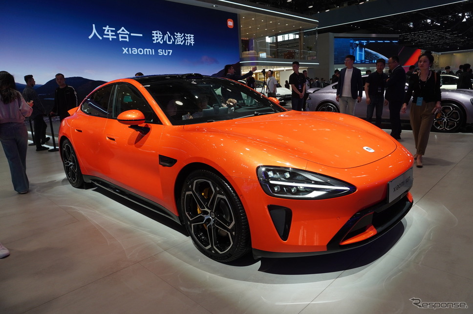 発売から24時間で10万台を受注したシャオミのEVスーパーカー『SU7』（北京モーターショー2024）《写真撮影 宮崎壮人》