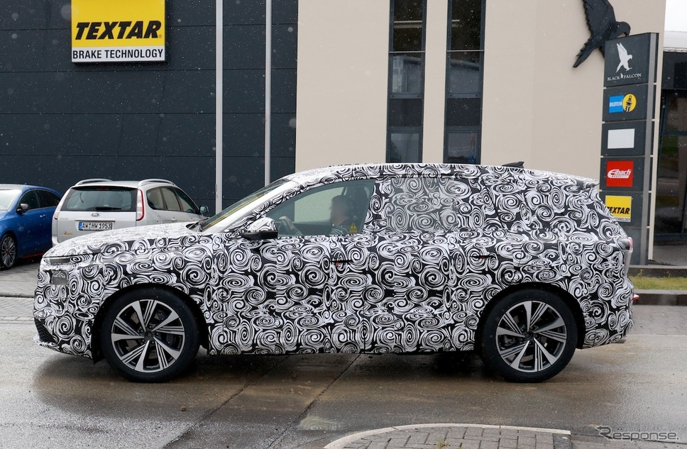 アウディ Q7 次期型プロトタイプ(スクープ写真)《APOLLO NEWS SERVICE》