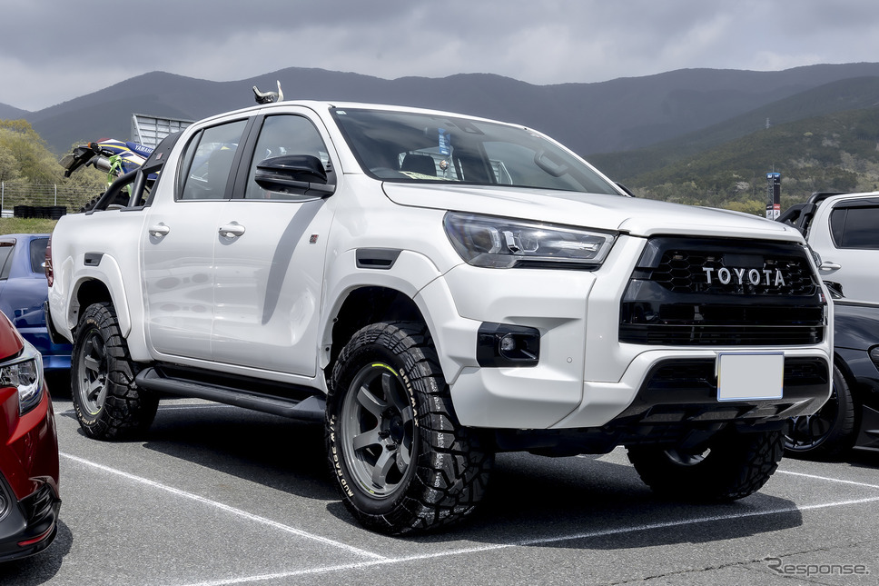 トヨタ GRハイラックス×グラムライツ57DR-X 2122 Limited Edition　285/60R18《写真撮影　山内潤也》