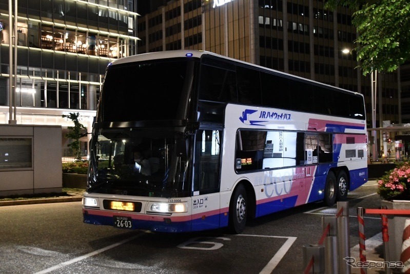 ドリーム号運用のエアロキング《写真提供 西日本JRバス / 日本旅行》