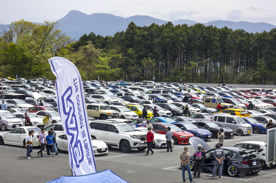 オフ系最強の定番モデル！ レイズ デイトナ装着車両に注目〜2024 RAYS FAN MEETING〜《写真撮影　山内潤也》