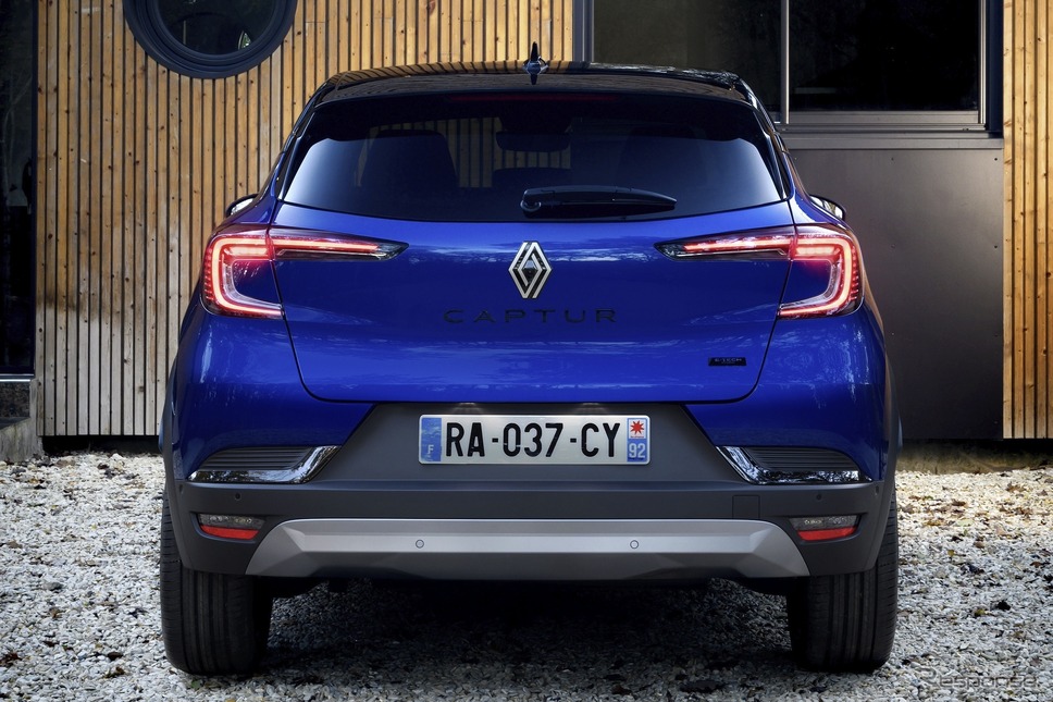 ルノー・キャプチャー新型(E-テック・エスプリ・アヌピーヌ)《photo by Renault》