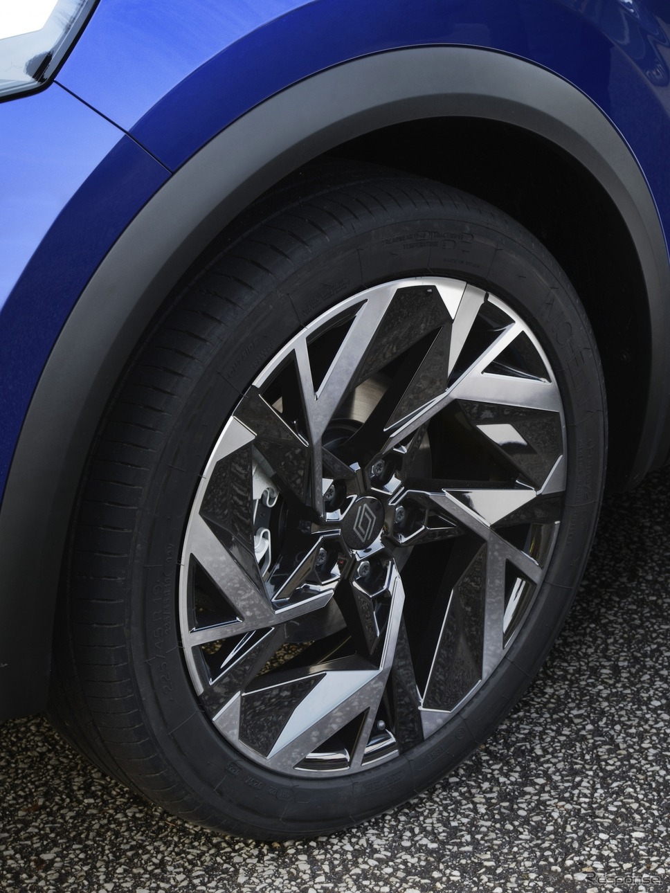 ルノー・キャプチャー新型(E-テック・エスプリ・アヌピーヌ)《photo by Renault》