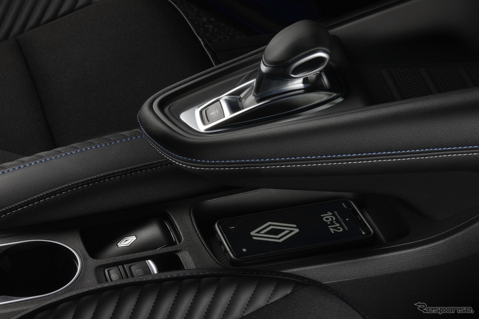 ルノー・キャプチャー新型(E-テック・エスプリ・アヌピーヌ)《photo by Renault》