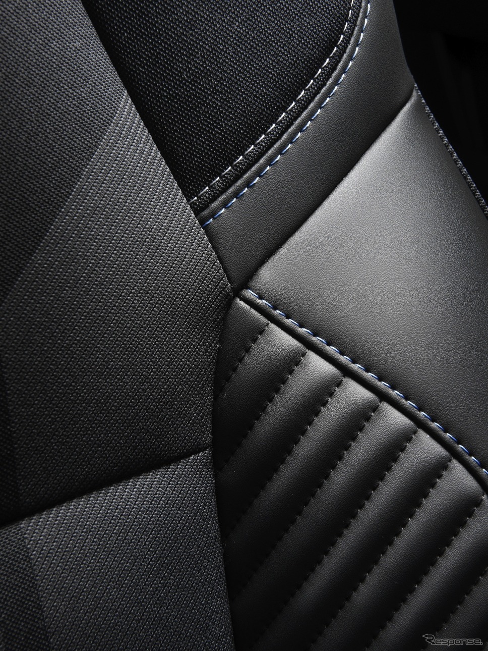 ルノー・キャプチャー新型(E-テック・エスプリ・アヌピーヌ)《photo by Renault》