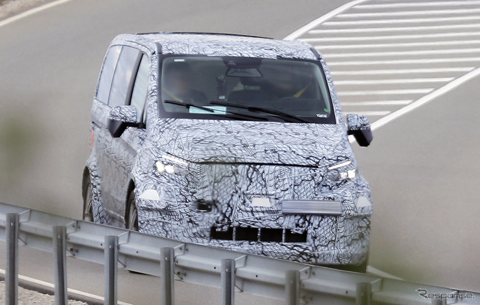 メルセデスベンツ EQV 次期型プロトタイプ(スクープ写真)《APOLLO NEWS SERVICE》
