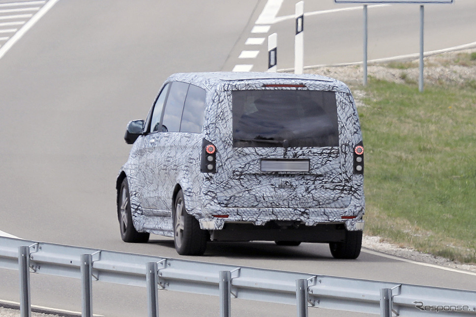 メルセデスベンツ EQV 次期型プロトタイプ(スクープ写真)《APOLLO NEWS SERVICE》
