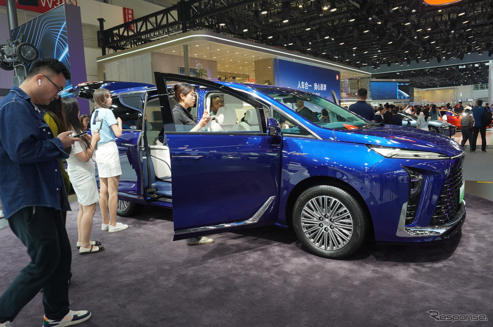 ビュイック GL8 陸尊 PHEV(北京モーターショー2024)《写真撮影 宮崎壮人》
