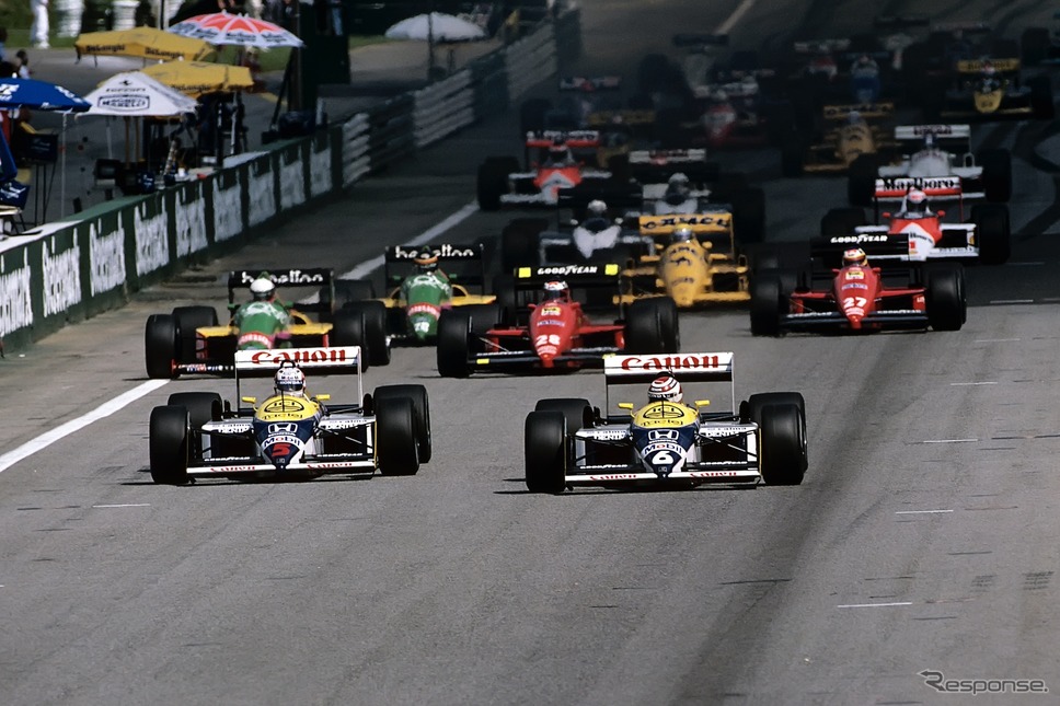 1987年F1オーストリアGP、ウイリアムズ・ホンダ FW11Bのマンセル#5とピケ#6《Photo by Paul-Henri Cahier/Hulton Archive/ゲッティイメージズ》