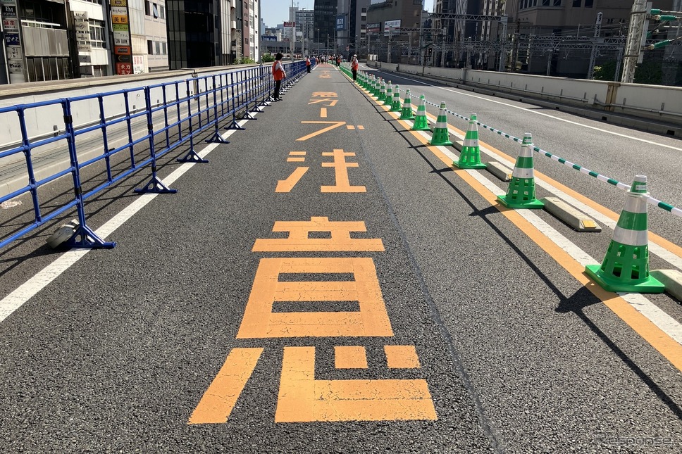 GINZA SKY WALK 2024(進行方向後ろ向き)《写真撮影 高木啓》