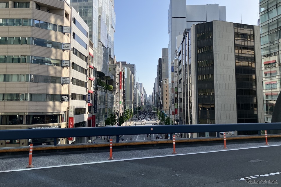GINZA SKY WALK 2024:中央通り、銀座方面《写真撮影 高木啓》
