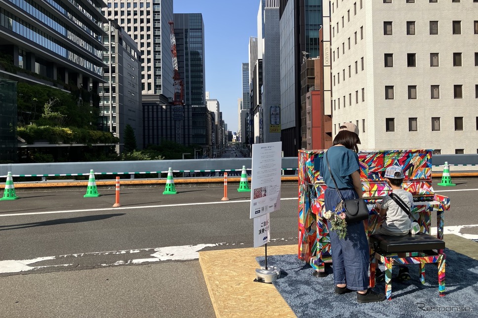 GINZA SKY WALK 2024 インタラクションエリア:中央通り、京橋・日本橋方面《写真撮影 高木啓》