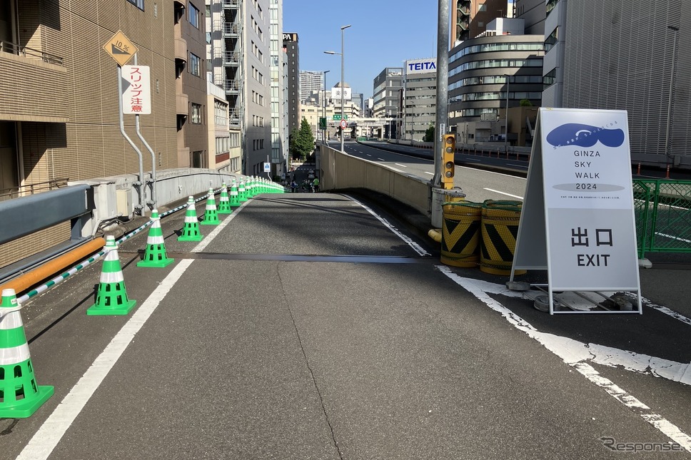 GINZA SKY WALK 2024:新京橋出口《写真撮影 高木啓》