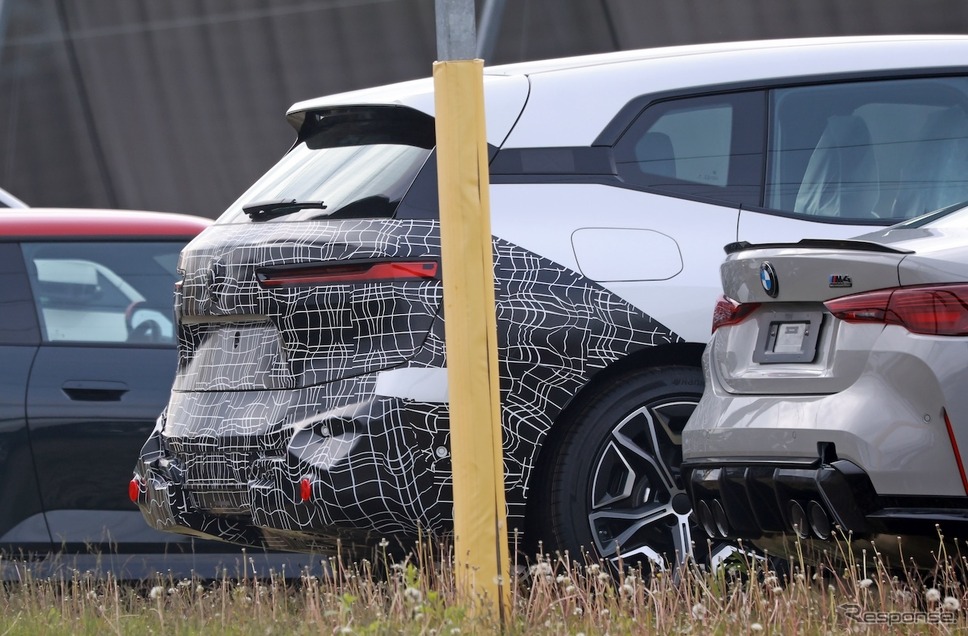 BMW iX 改良新型プロトタイプ(スクープ写真)《APOLLO NEWS SERVICE》