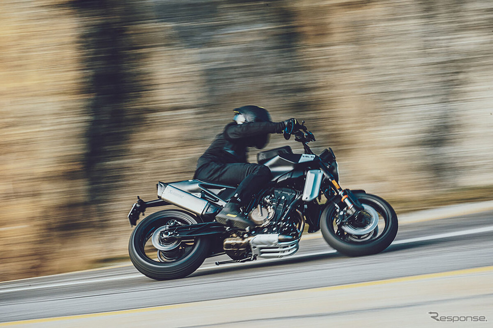 ハスクバーナ スヴァルトピレン801《写真提供 ハスクバーナ・モーターサイクルズ》