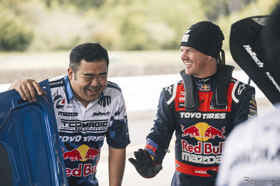 FURSTY / Red Bull with Team Magic TOYO TIRES Drift《写真撮影 土屋勇人》