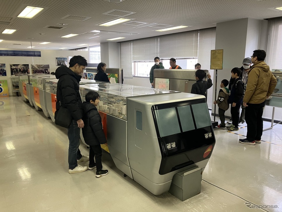 多摩モノレール車両基地《写真提供 はとバス》