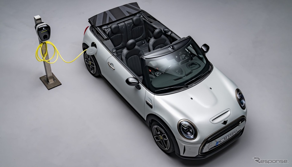 MINI クーパー SE コンバーチブル 現行型(参考)《photo by MINI》